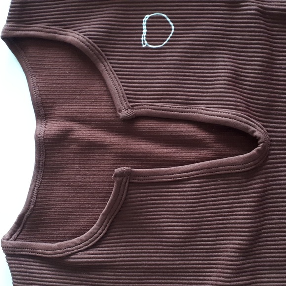 Peachy Bunz Stretchy Ribbed Cropped Workout Top - Picture 2 of 4